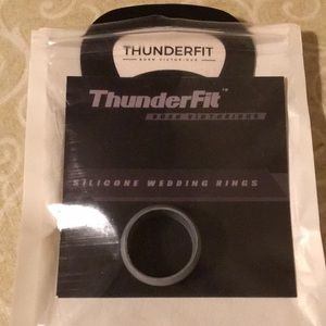 ThunderFit men’s silicone wedding band